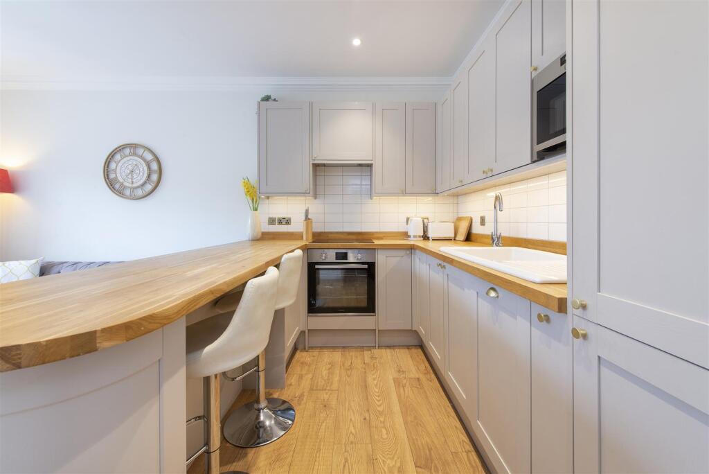 Apartment in London - More
