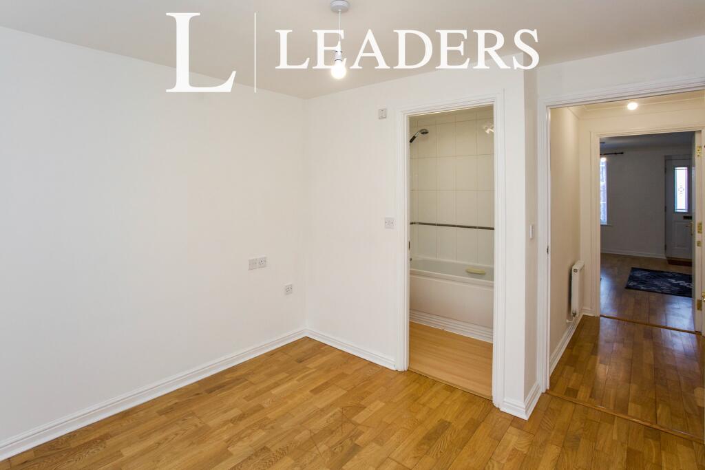 Apartment in Eastleigh, Hamble-le-Rice - View 5