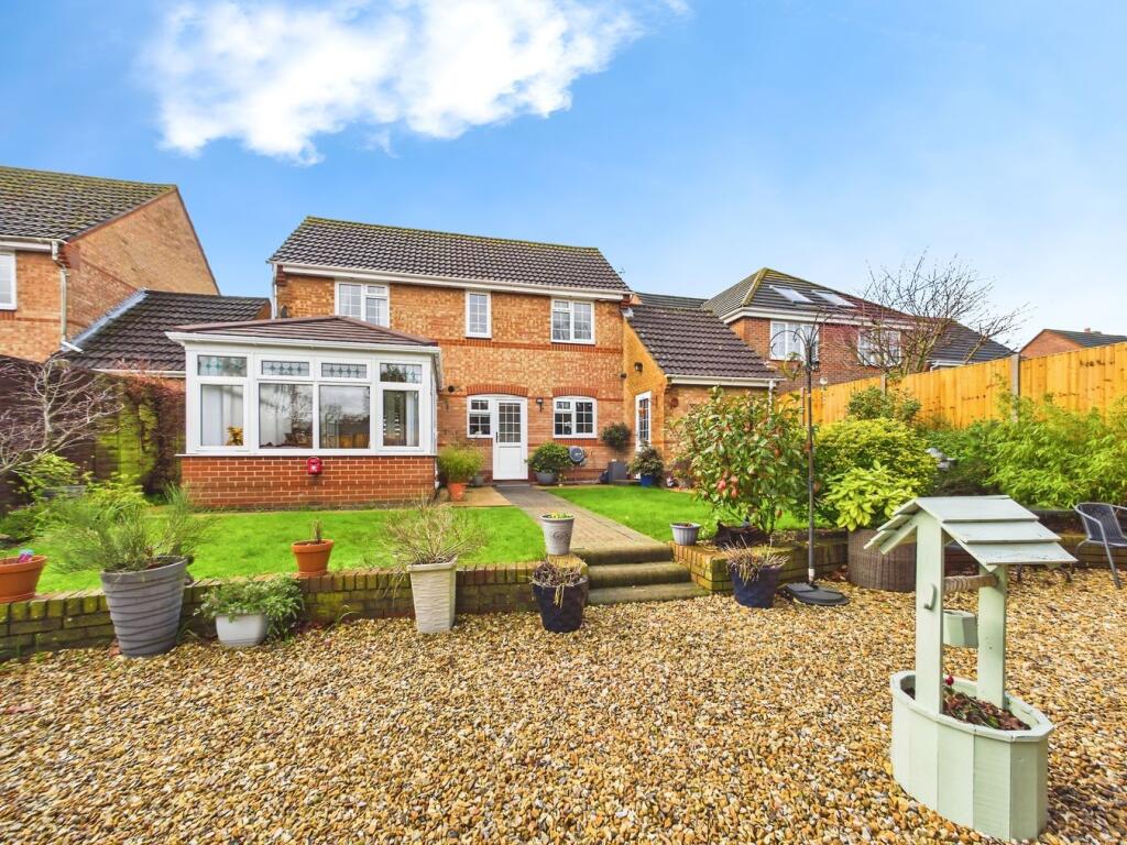 The Grove, Butlocks Heath, Netley Abbey, SO31 photo 2