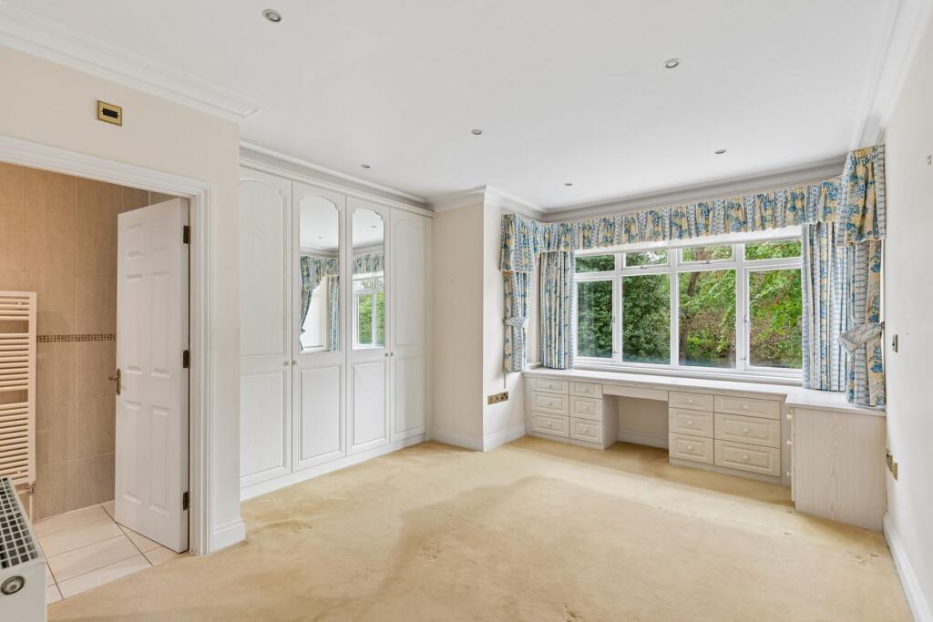 Apartment in Hertsmere, Bushey - View 5