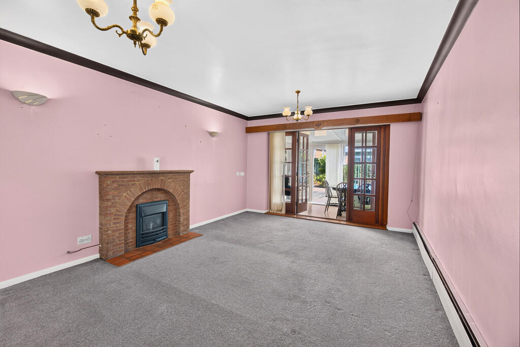 142 Colnies Road, Felixstowe photo 2
