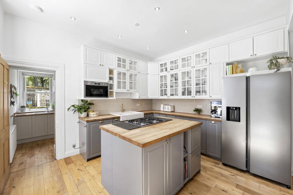 11, Scott Crescent, Galashiels, Selkirkshire photo 4