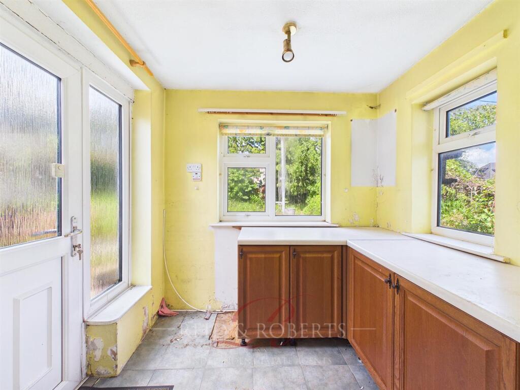 House in Flint - View 5