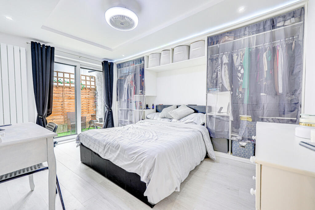 Main image of property: London Road, Leigh-on-Sea, SS9