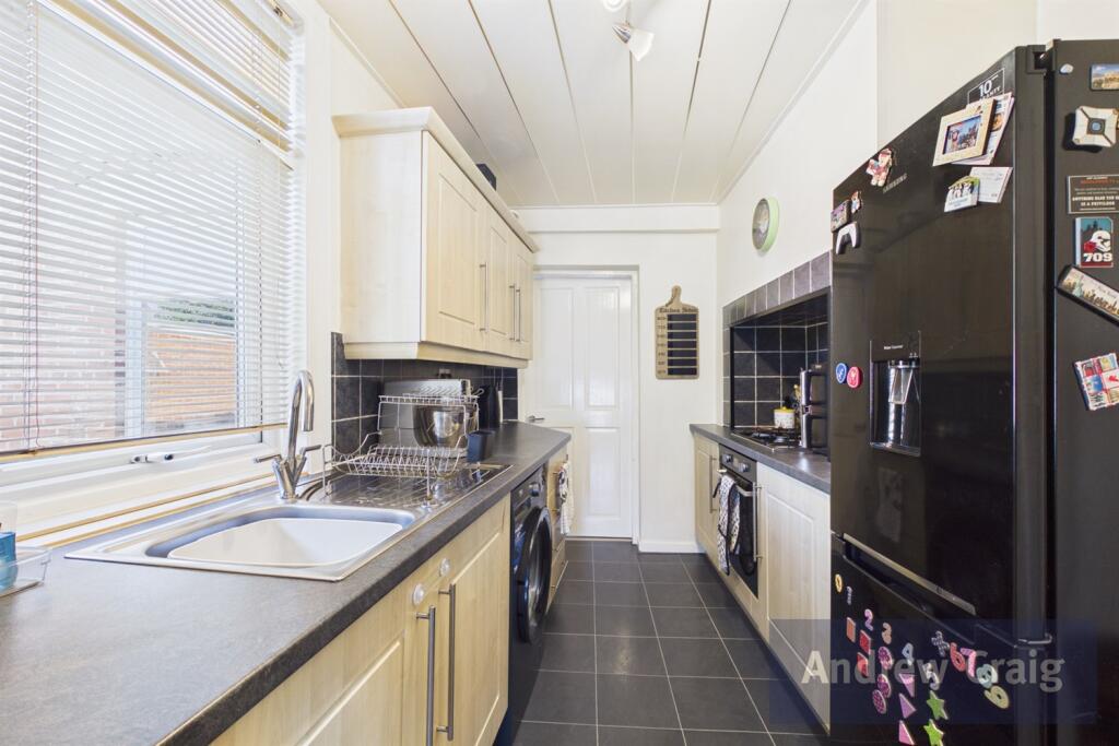 Apartment in South Tyneside, North East - View 3