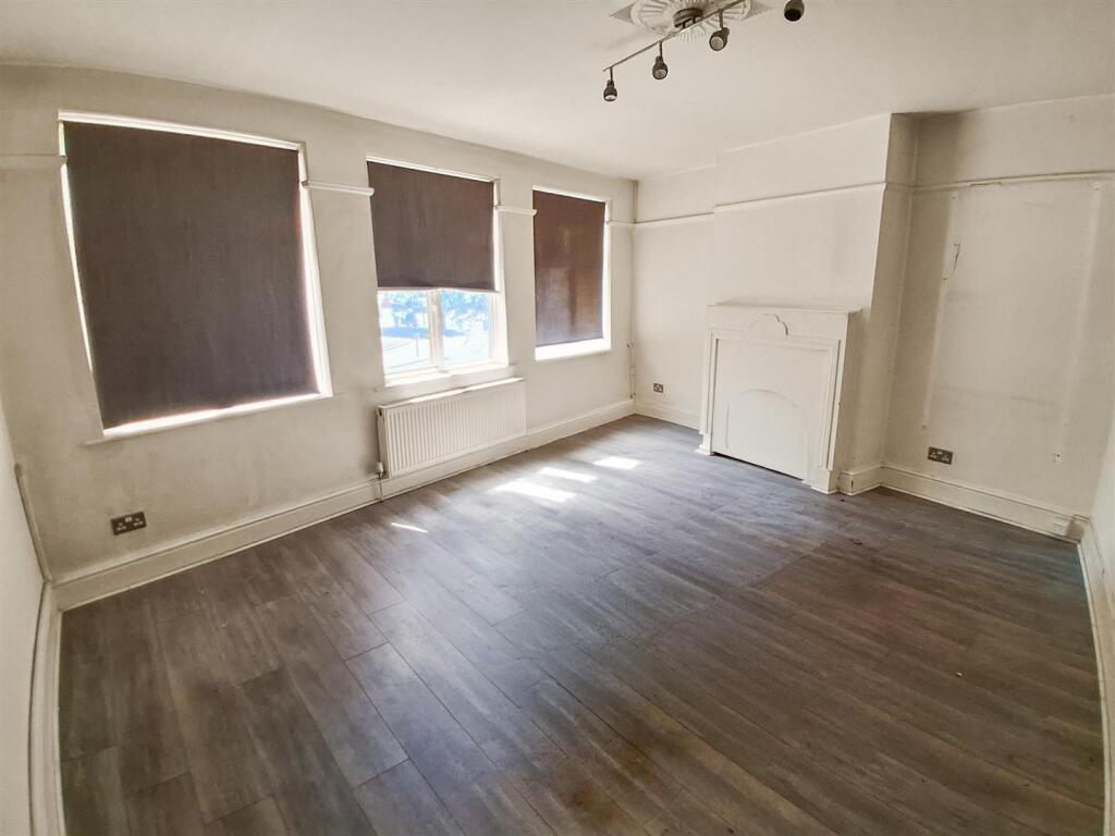 Apartment in London - View 3