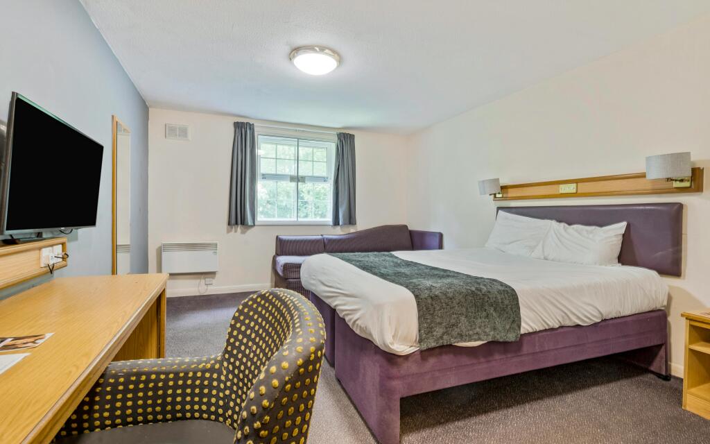 8690270-interior37.jpg