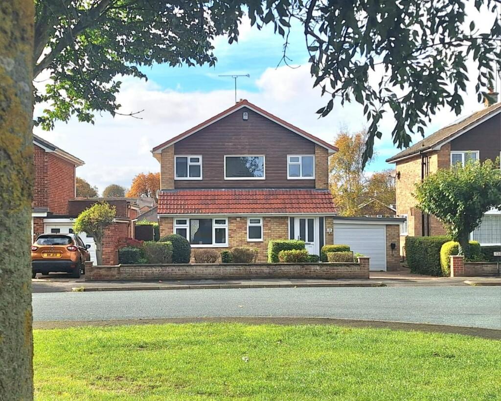 3-bed detached on Cloverley Road, Bridlington, £295,000