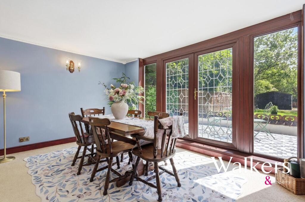 House in Brentwood, Elkin's Green, Blackmore, Hook End and Wyatts Green - View 6