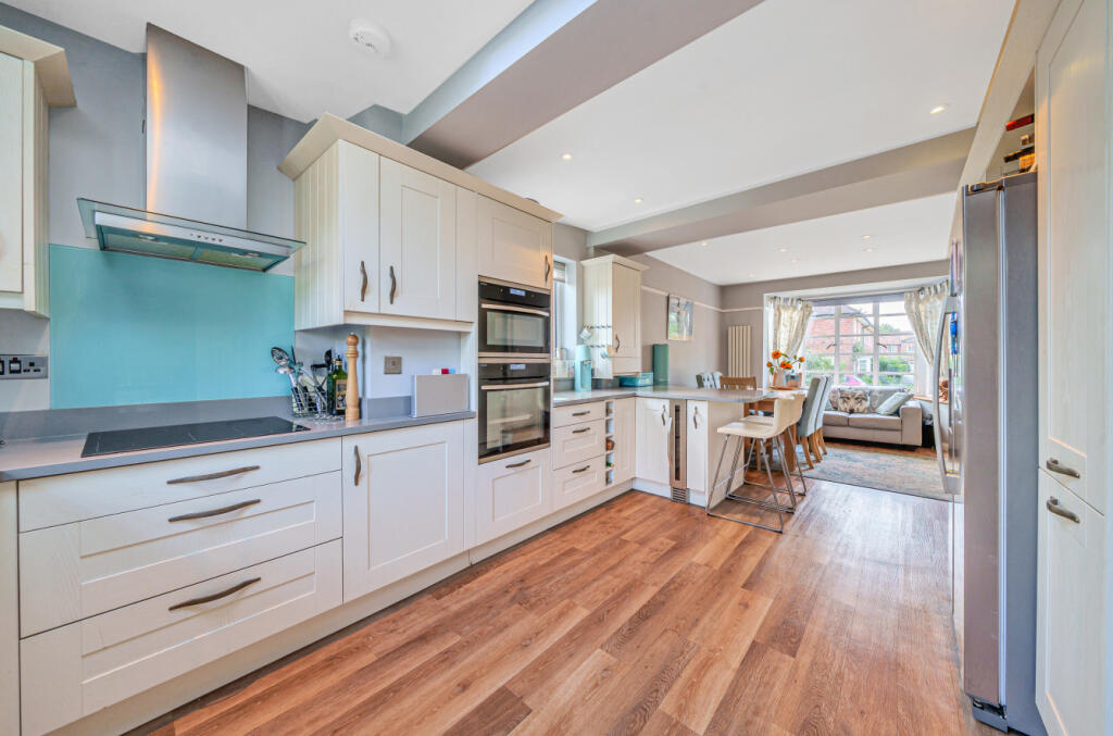 Ethelburt Avenue, Bassett Green, Southampton, Hampshire, SO16 photo 4