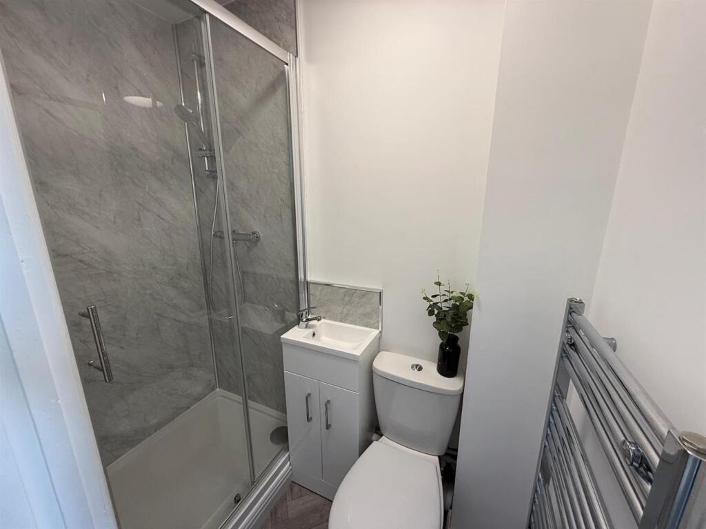 House in Nottingham - View 5
