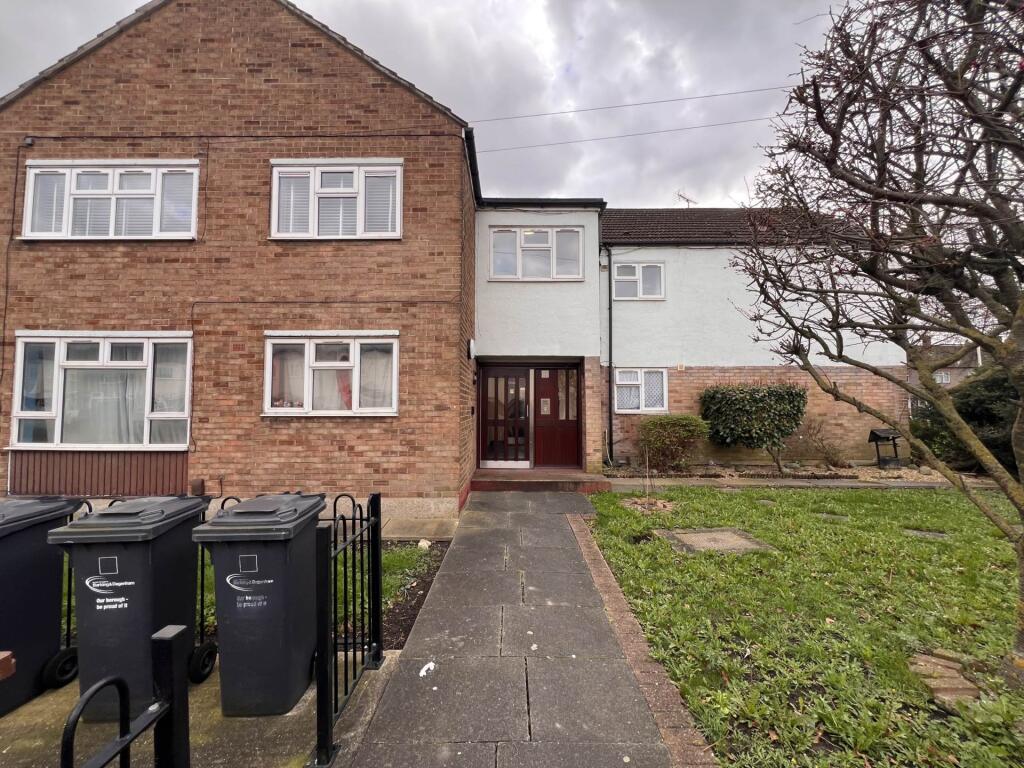 Main image of property: Curzon Cres, Creekmouth, IG11 0LA