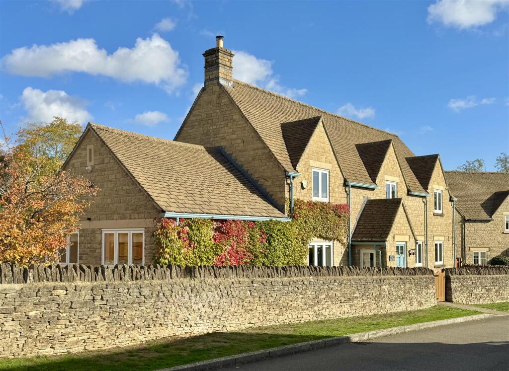 Stratton, Cirencester photo 4