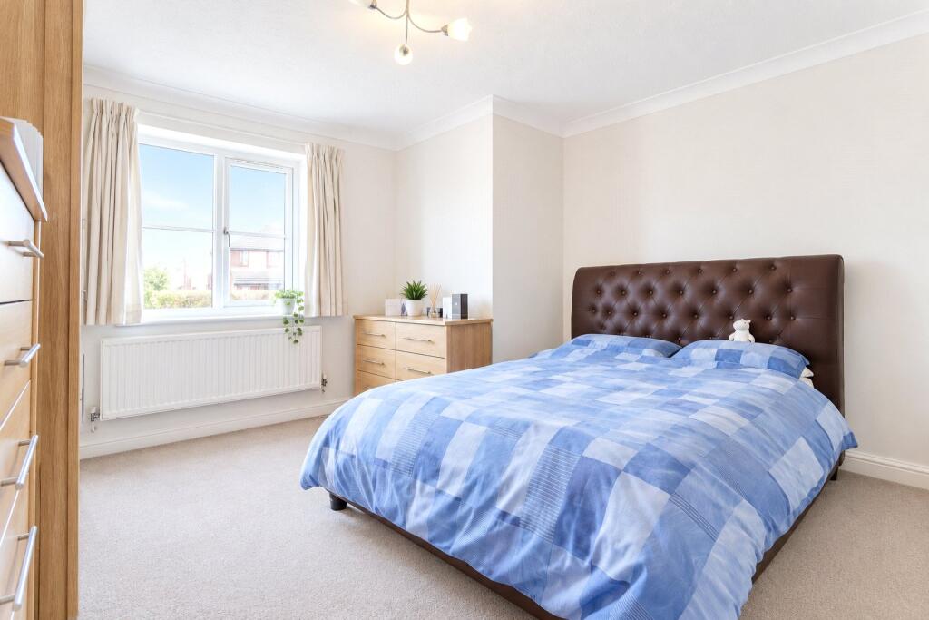 Apartment in Guildford - View 5