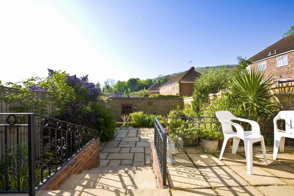 House in Streatley, West Berkshire - More