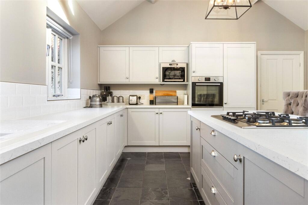House in Doncaster - View 4