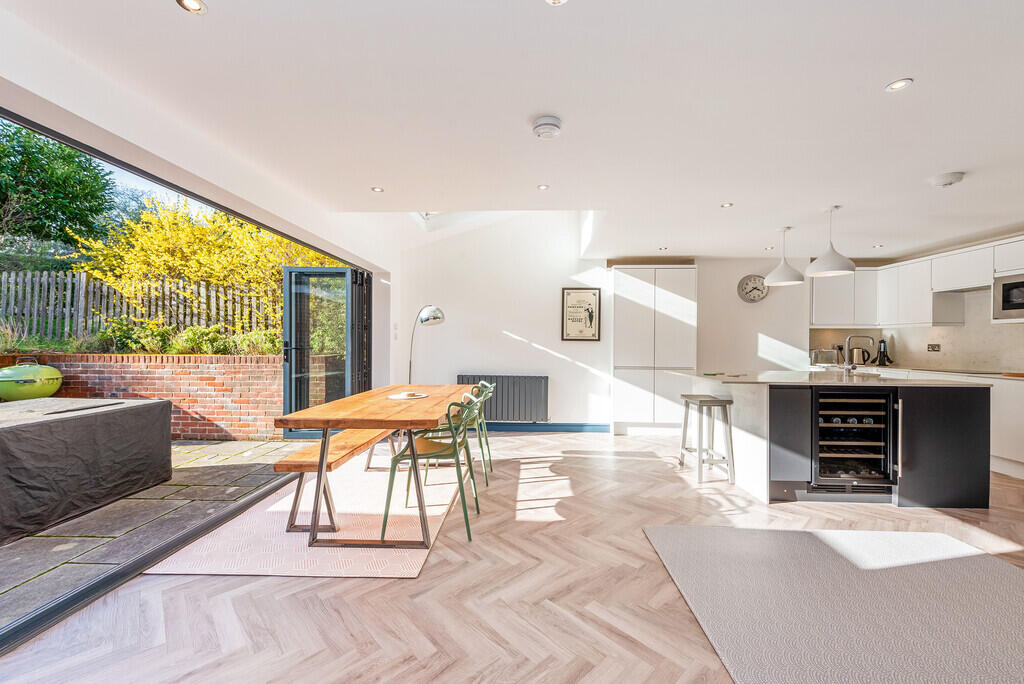 House in Guildford - View 5