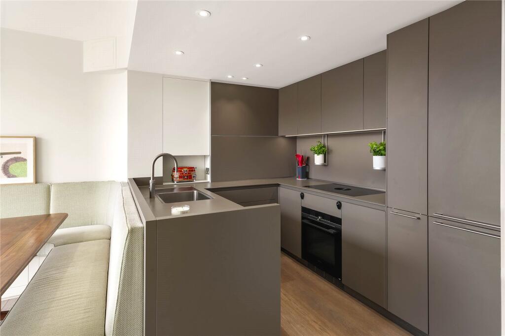 Apartment in London, Kensington - View 5
