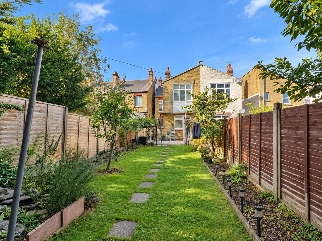 House in Southend-on-Sea - View 3