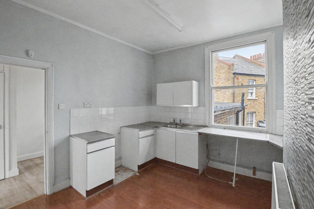222c Blythe Road, London W14 0HH photo 5