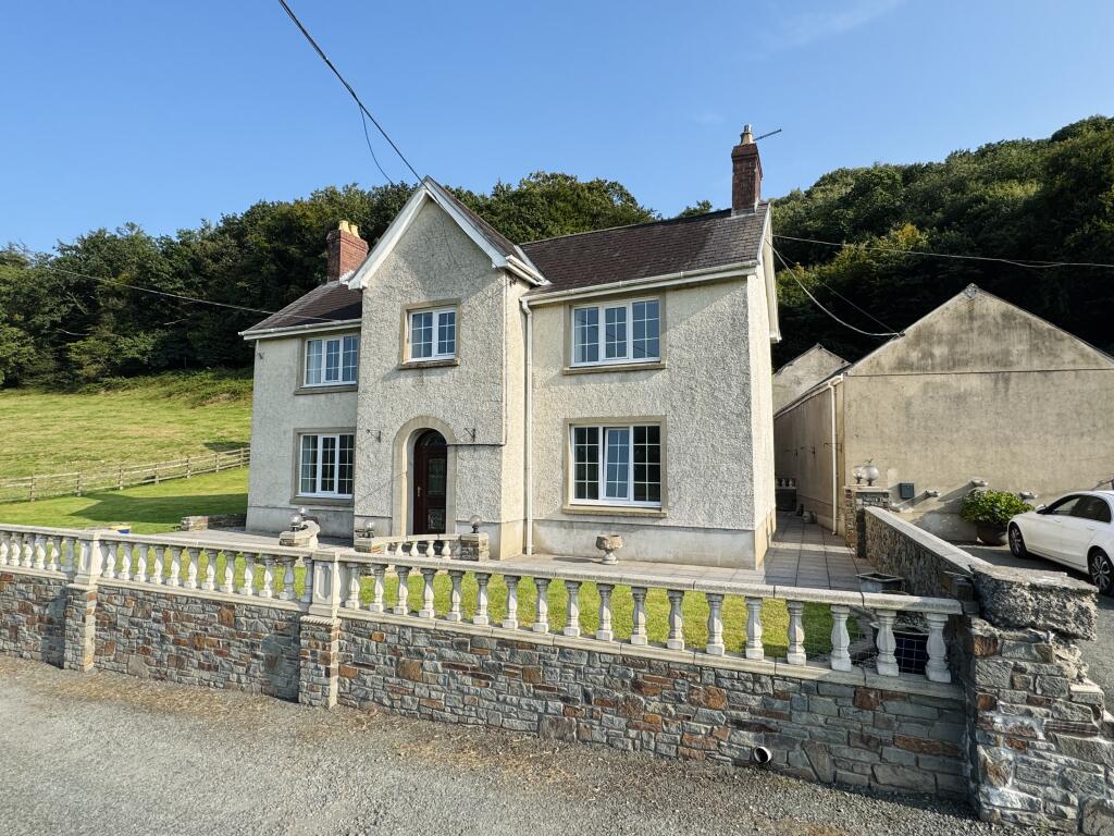 Main image of property: Llanllawddog, Carmarthen