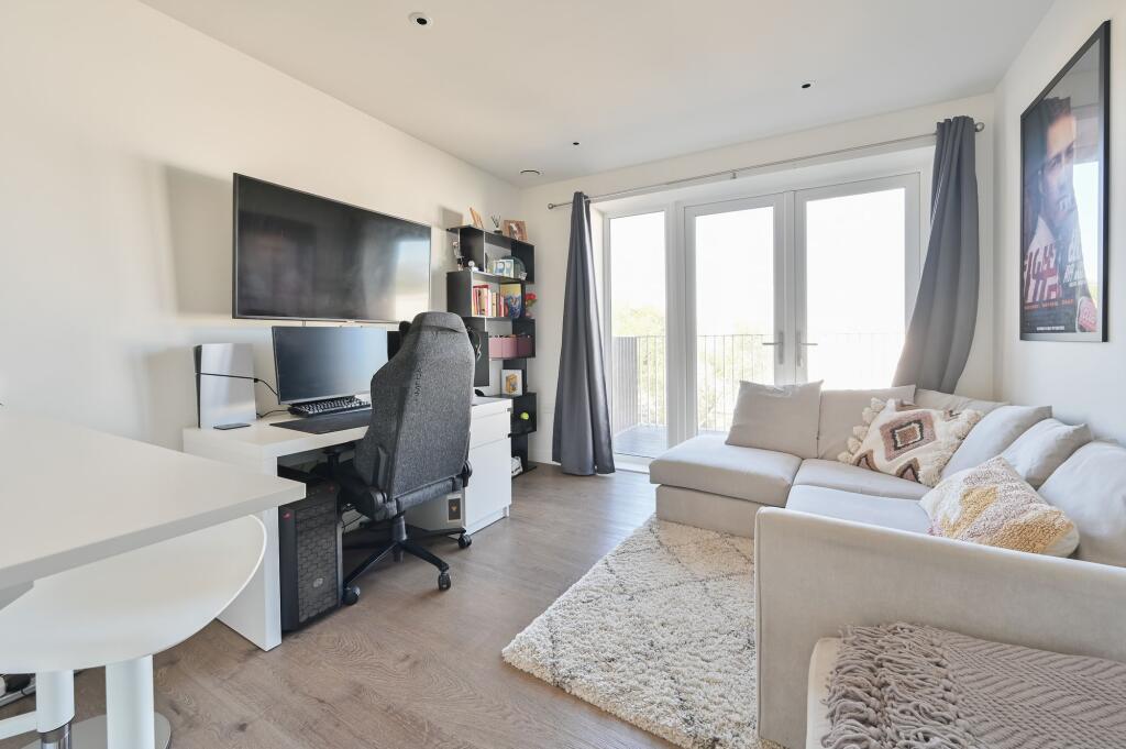 Apartment in Watford - View 4