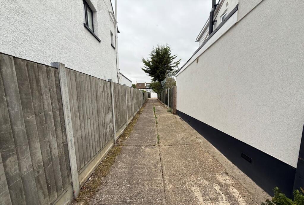 Garage 2, 21-23 Marine Avenue, Leigh-on-Sea, Essex, SS9 2JD - View 2