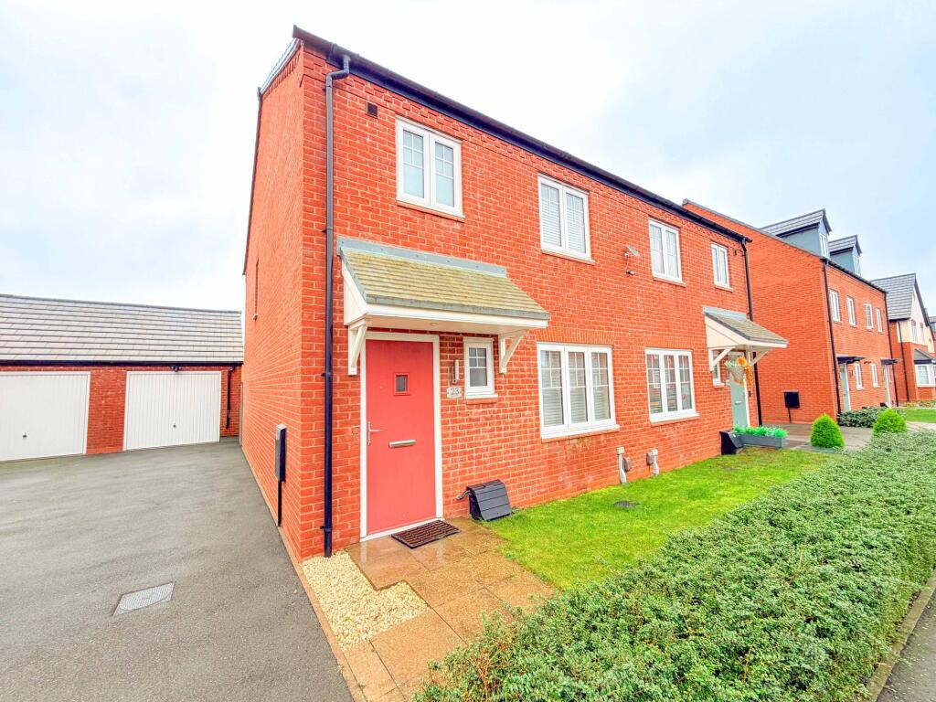 Main image of property: Edgedale Road, Nuneaton, CV11