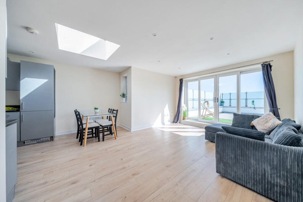 Main image of property: London Road, Kingston Upon Thames, KT2