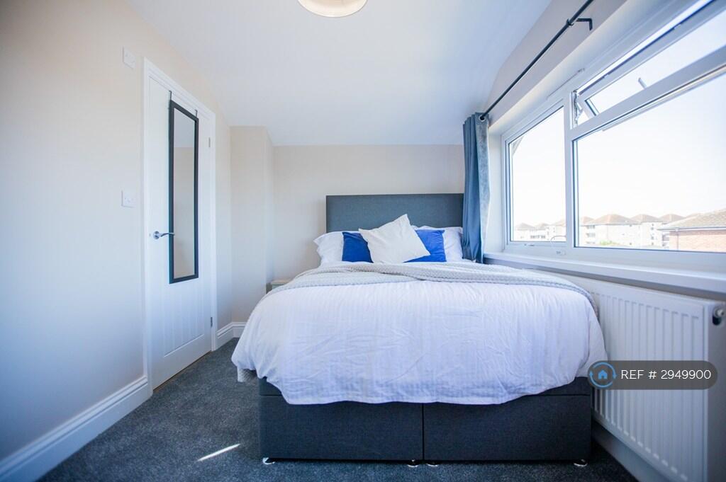 House in Gosport, Hampshire - More