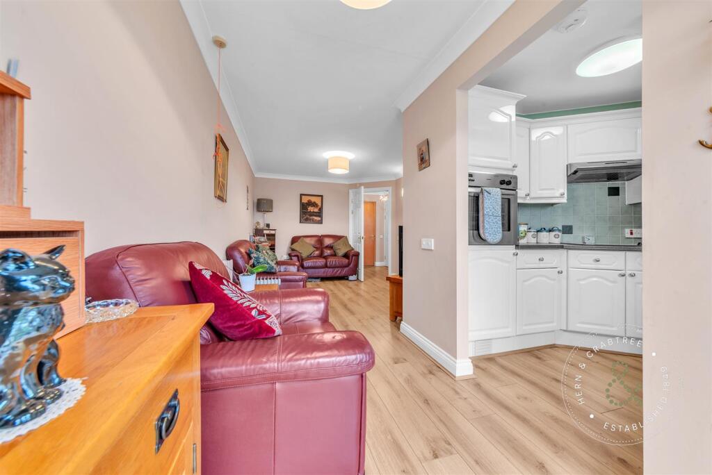 Birch Court, Latteys Close, Cardiff photo 4