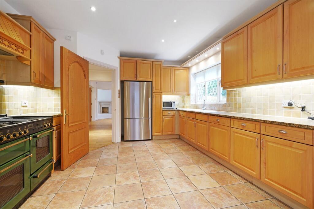 Englemere Park, Oxshott, Leatherhead, Surrey, KT22 – pohled 5
