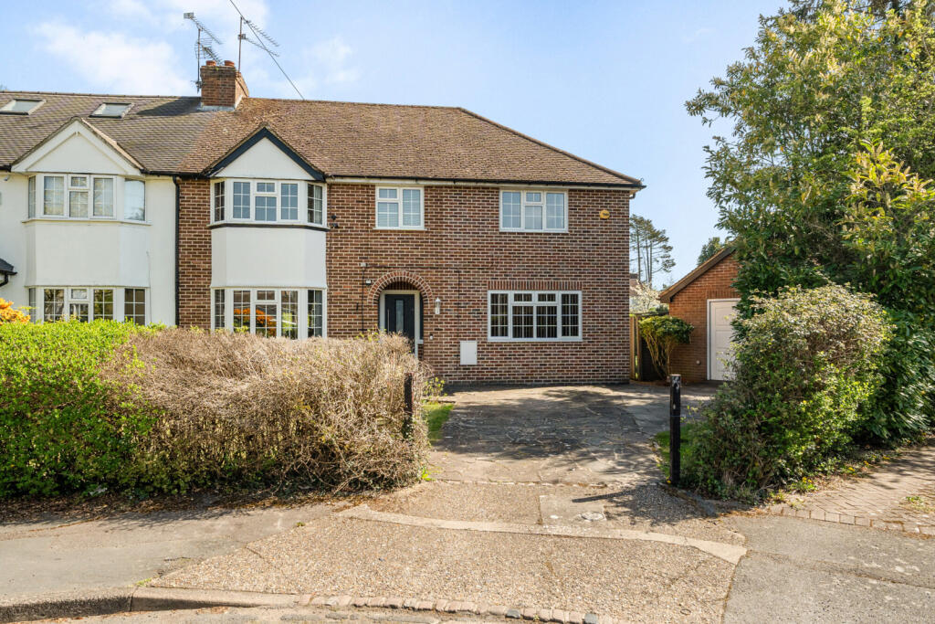 Main image of property: Elizabeth Way, Stoke Poges, Slough