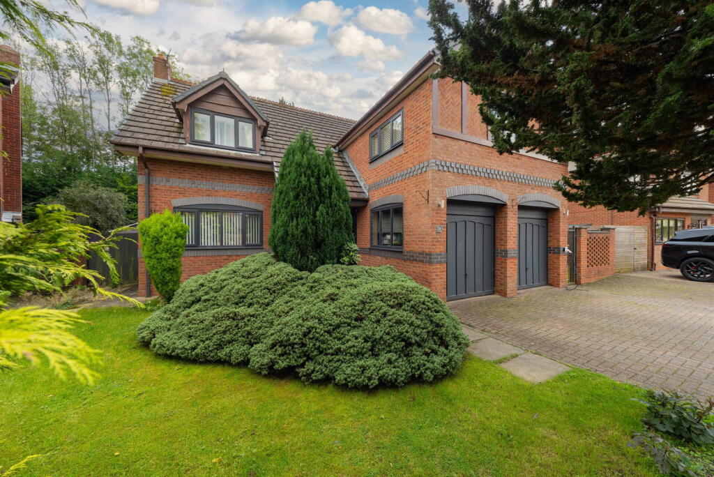 House in Salford, Greater Manchester - View 3