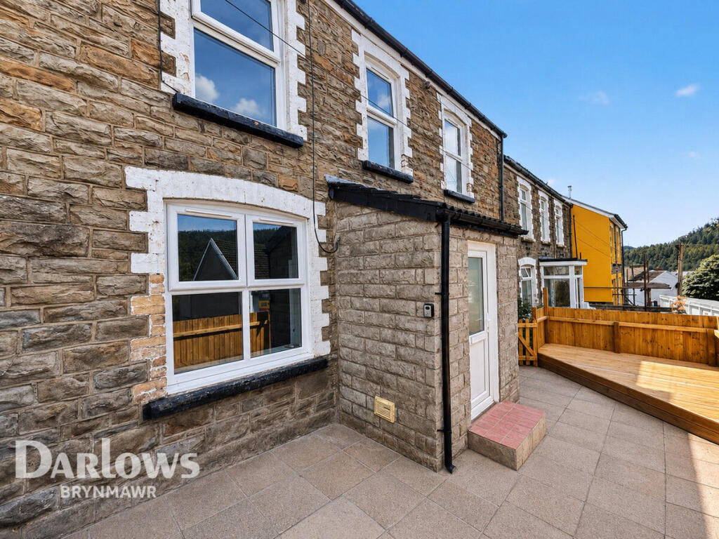 3-bed semi-detached on Rhiw Parc Road, Abertillery, £140,000