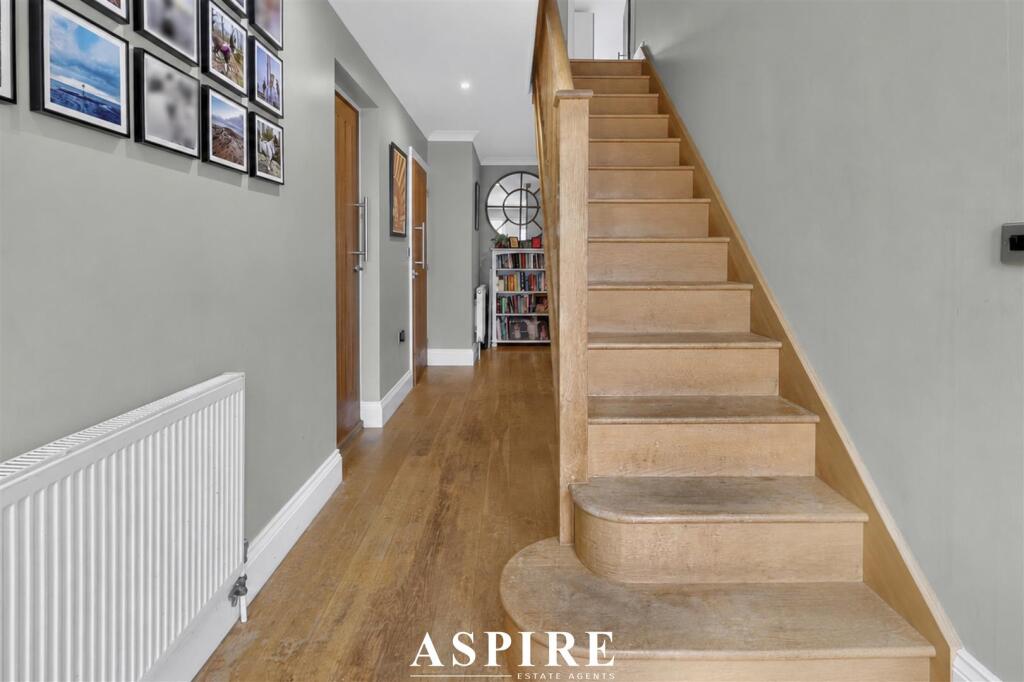 House in Southend-on-Sea - View 3
