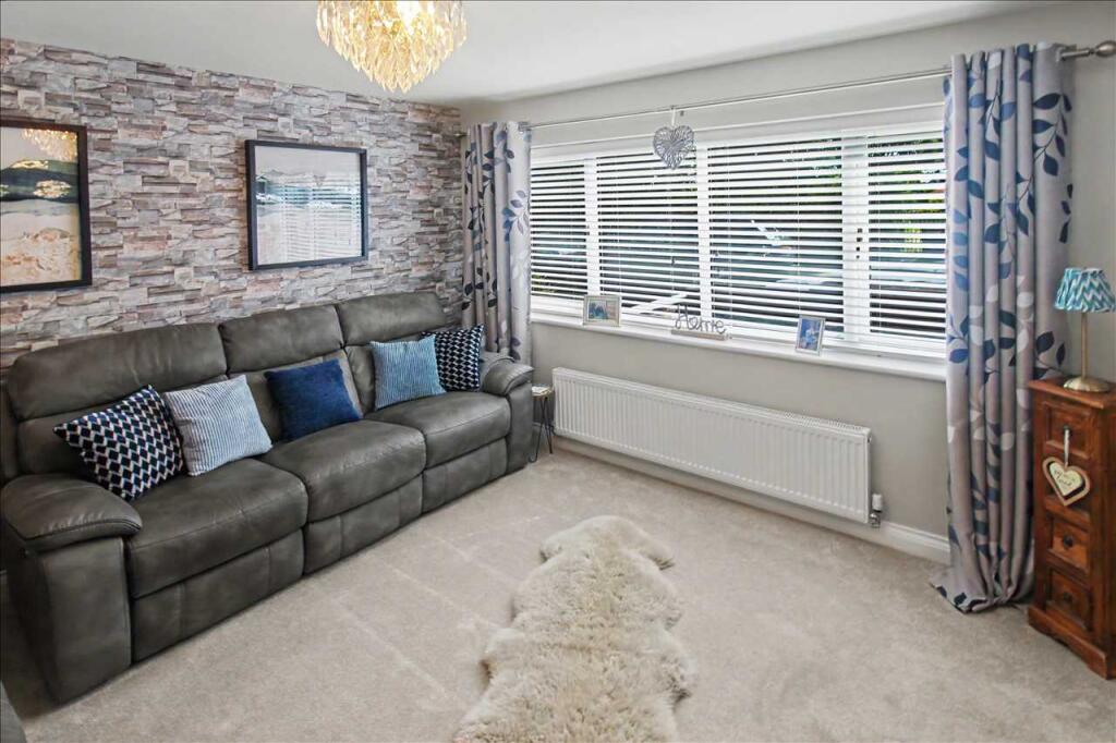 House in Broxtowe, Eastwood - More