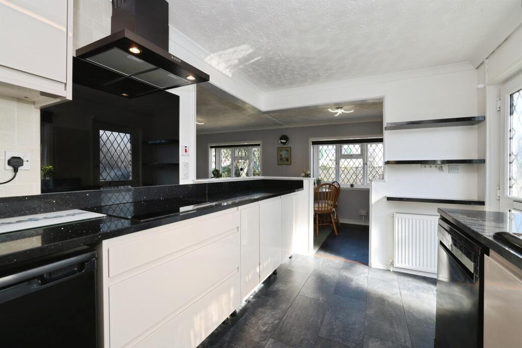 House in Salisbury, Amesbury - More