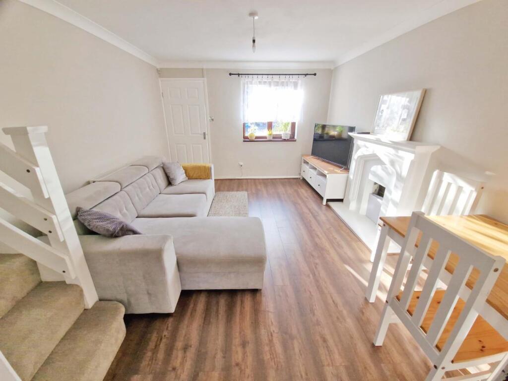 Walnut Way, RUGBY photo 3