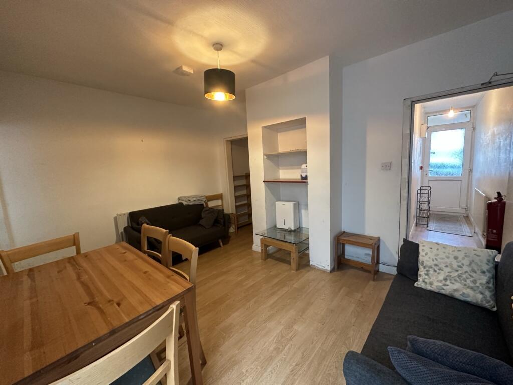 House in Twickenham - View 2