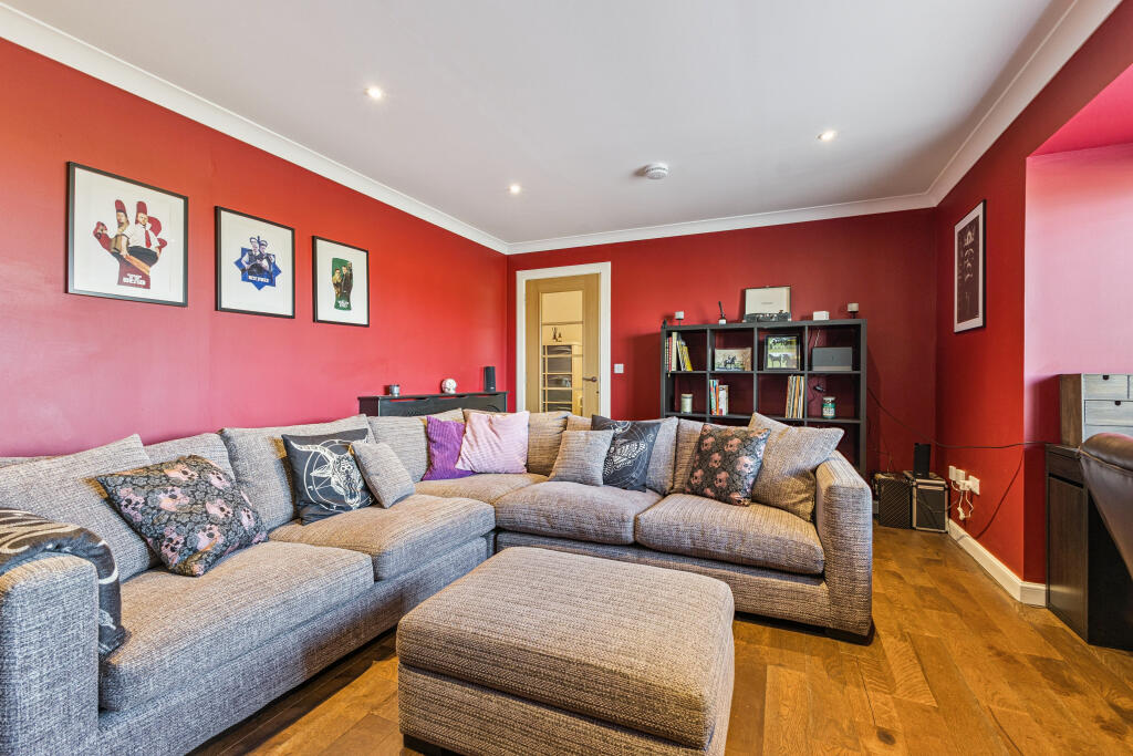 House in Perth - View 5