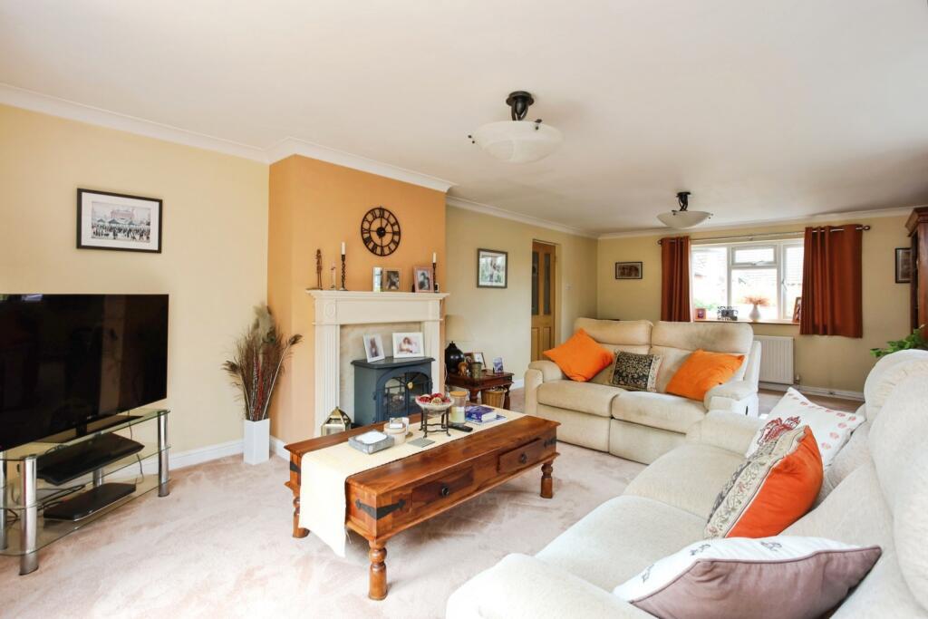 House in Tunbridge Wells, Goudhurst - More