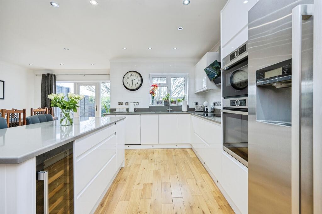 Additional image 12 of Mount Drive, Park Street, St. Albans