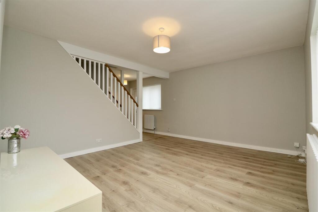 Princes Avenue, Southminster photo 4