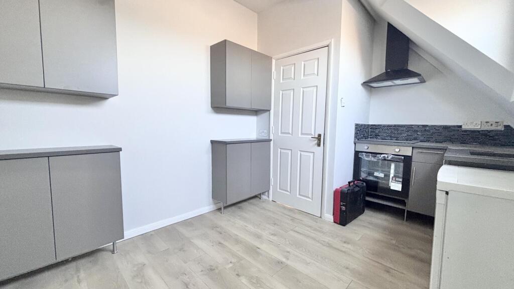 Apartment in Westcliff-on-Sea, Milton, Prittlewell - View 5
