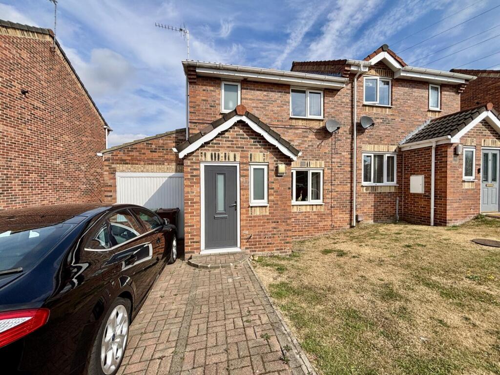 Main image of property: Town Close View, Kippax, Leeds