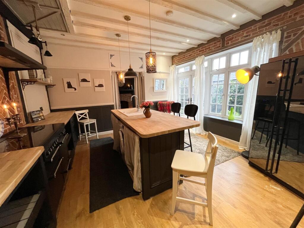 House in Stockport - View 3