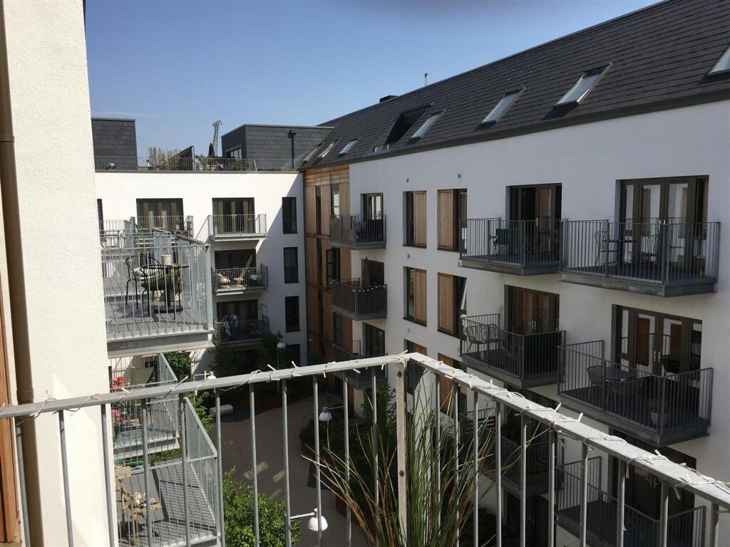 Apartment in Bristol - View 4