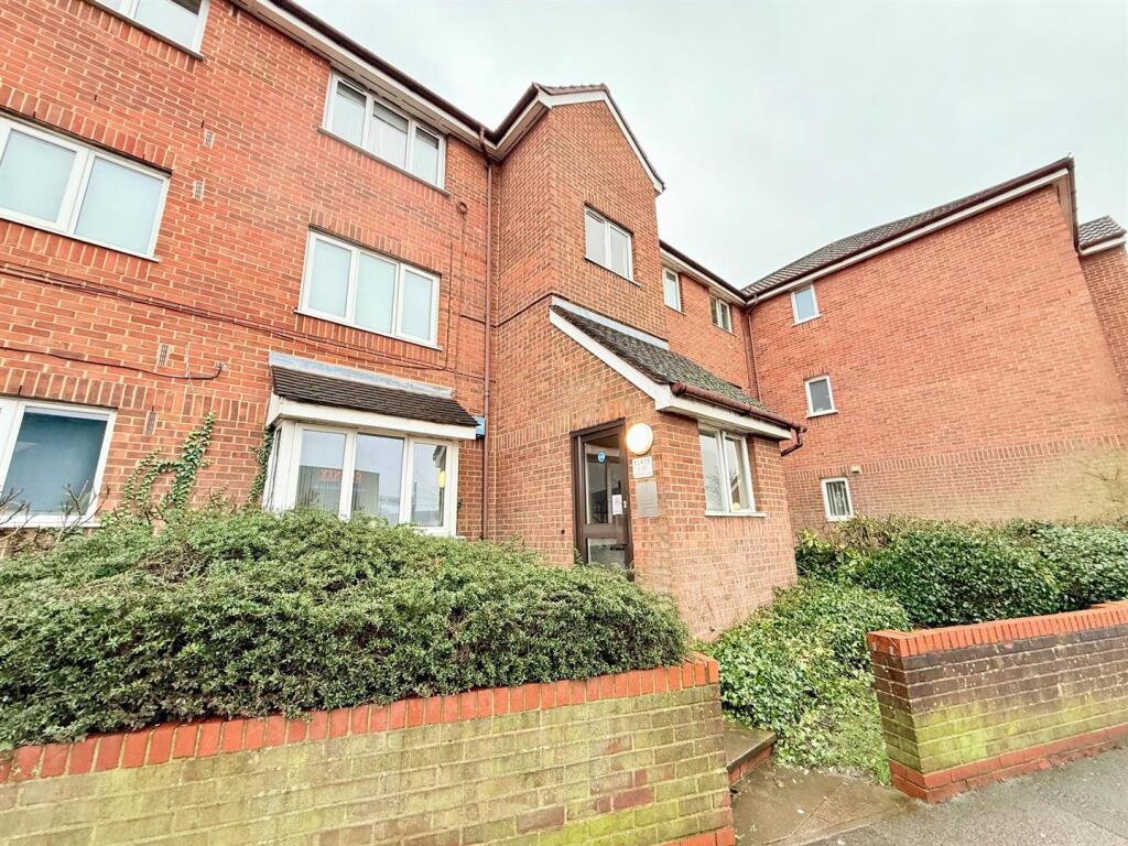 Main image of property: Hall Lane, London