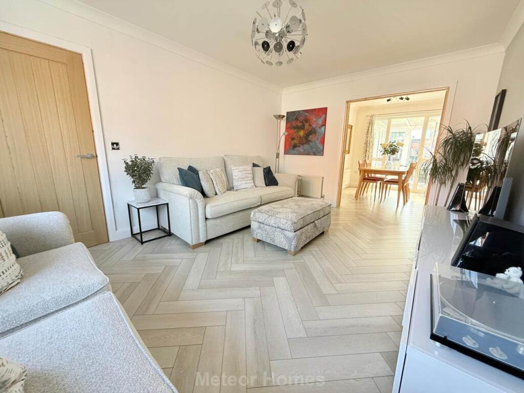 Allington Drive, Grimsby photo 4